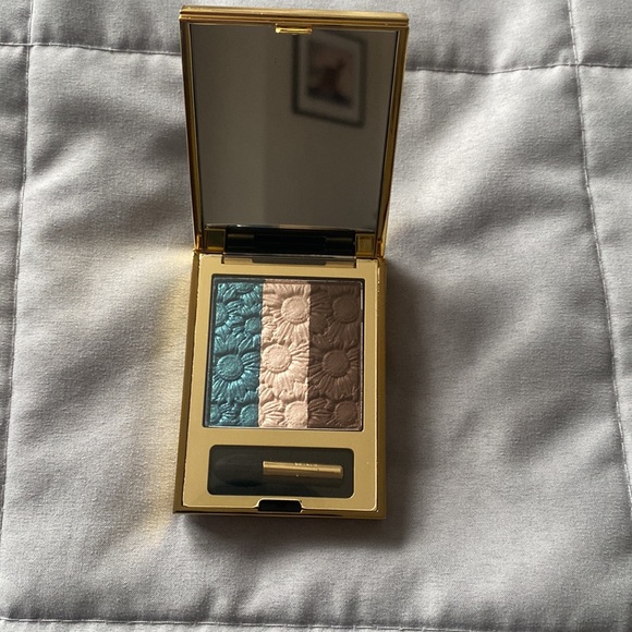 NEW Elizabeth Arden Eyeshadow Trio - color palette called Viridian Bloom - Picture 6 of 8